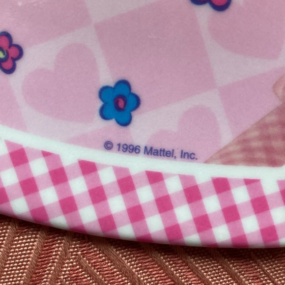 Barbie 1996 Heart Plate holding Dog - Picture 2 of 4